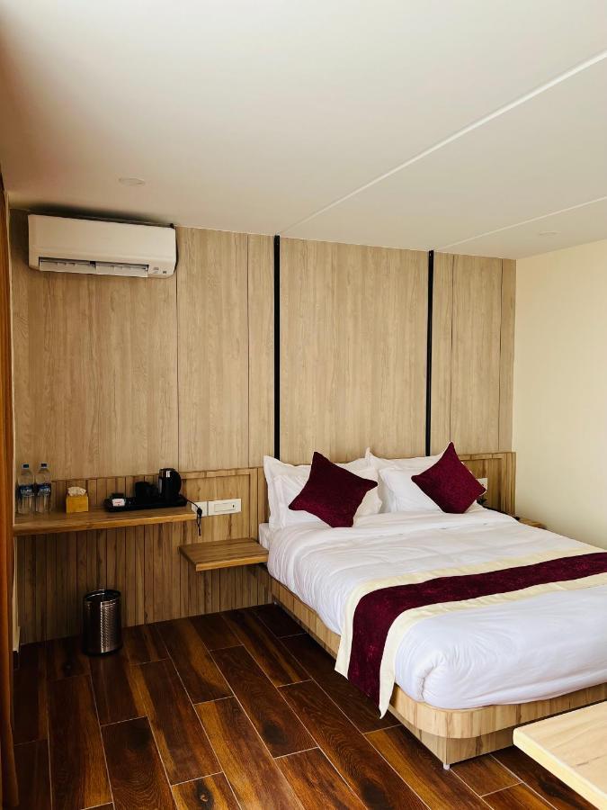 Hotel Black Diamond - Transit Point Inside Hotel Katmandu Zewnętrze zdjęcie