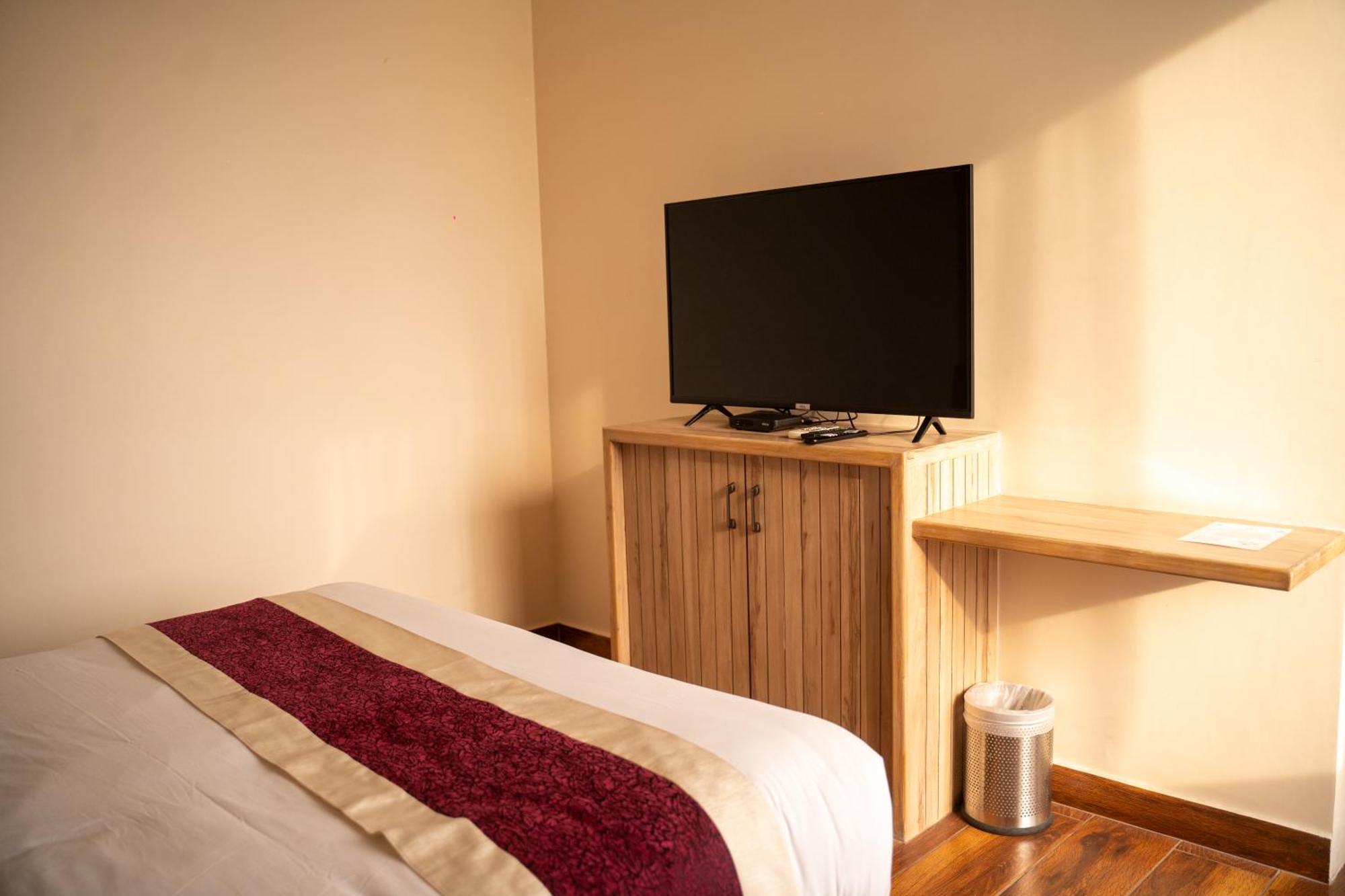 Hotel Black Diamond - Transit Point Inside Hotel Katmandu Zewnętrze zdjęcie